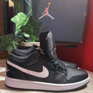 Woman’s Jordan 1 low